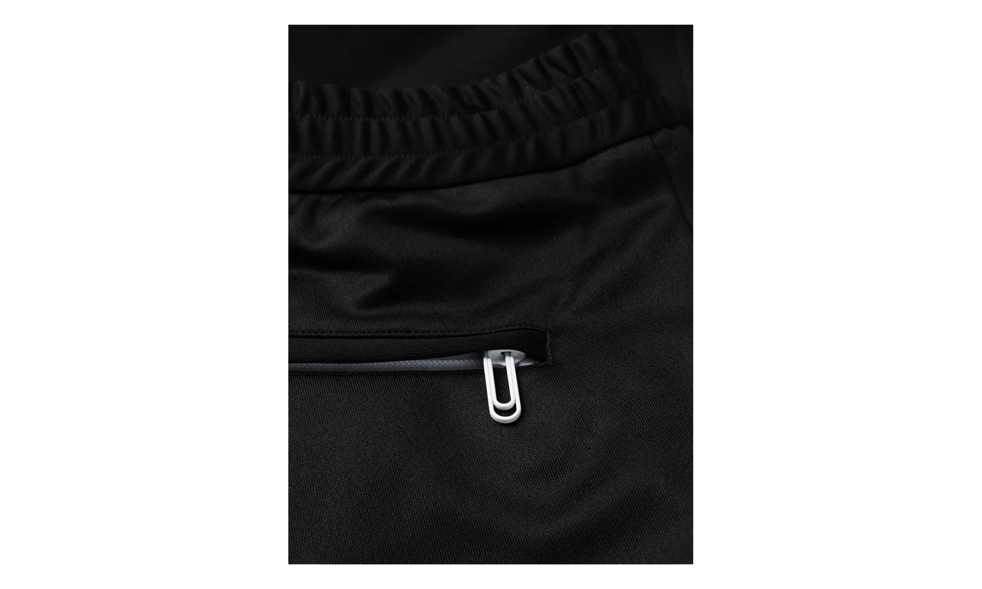 Single Arrow Slim Trackpant "Black / White" OMCJ018C99FAB0021001 - Image 2